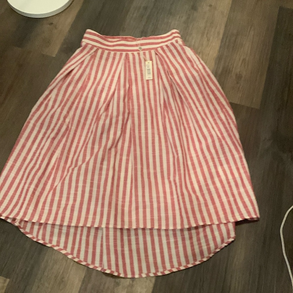 Max Studio hi lo midi skirt. NWT. Retail 78